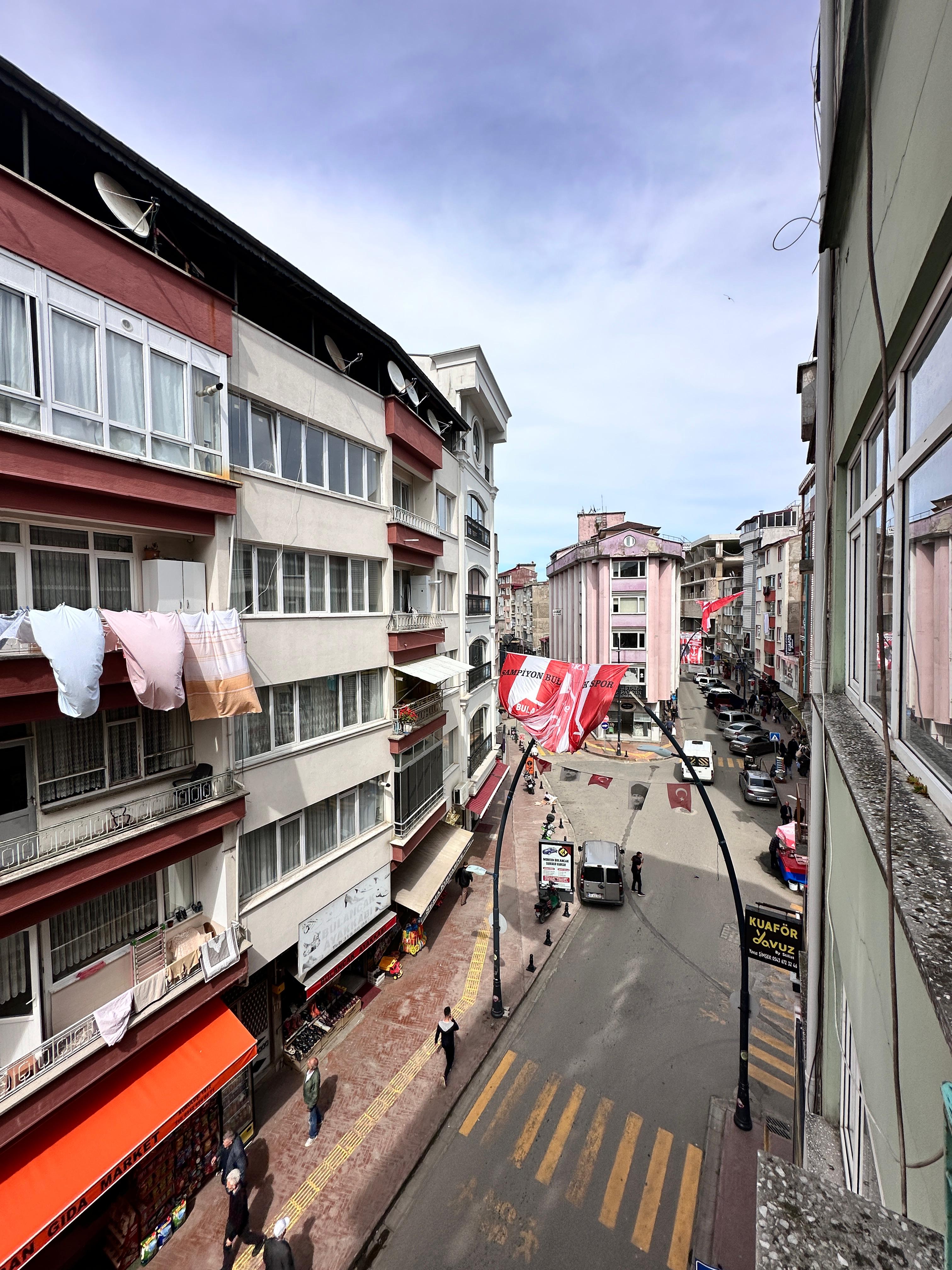 MABEL GAYRİMENKUL-İHSANİYE MAH ANA CADDE ÜZERİNDE DAİRE